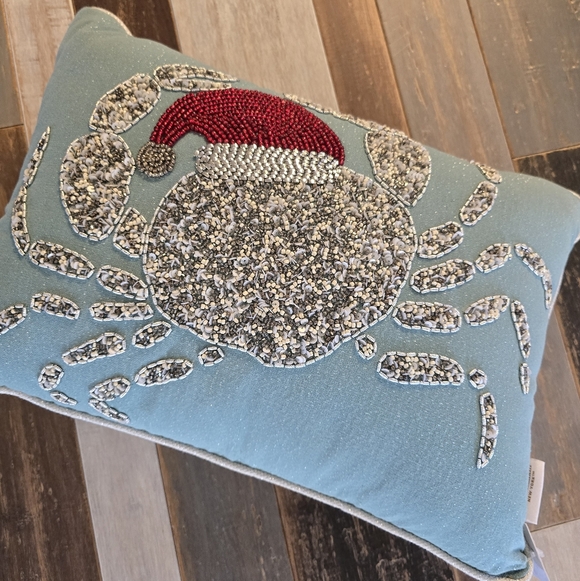 Isaac Mizrahi Holiday Pillow with Silver and Red Crab Design NWT - Picture 5 of 7